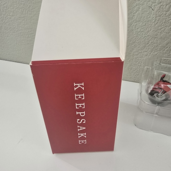 Hallmark 2019 Keepsake Ornament Honda Motorcycles 1992 NR750 - Picture 6 of 8